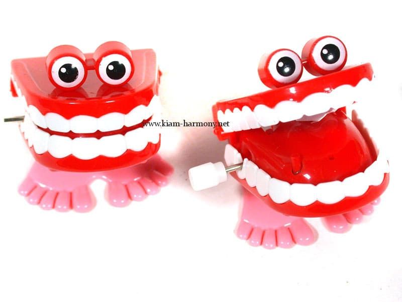 Rainao Zähne Spielzeug Aufziehspielzeug Kinder Aufziehspielzeug Spielzeug Zähne Gebiss zum Aufziehen Aufziehfigur Wind Up Figur Zahnmodell Scherzartikel für Baby Geburtstag Mitgebsel Geschenk
