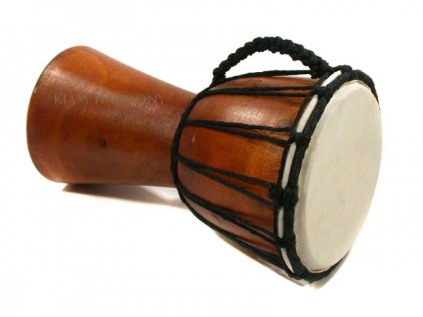 Unsere kleinen Djemben für Kinder Trommeln und Percussion lernen Djemben Rhythmen spielen Djemben afrikanische Djemben und Trommeln kaufen.