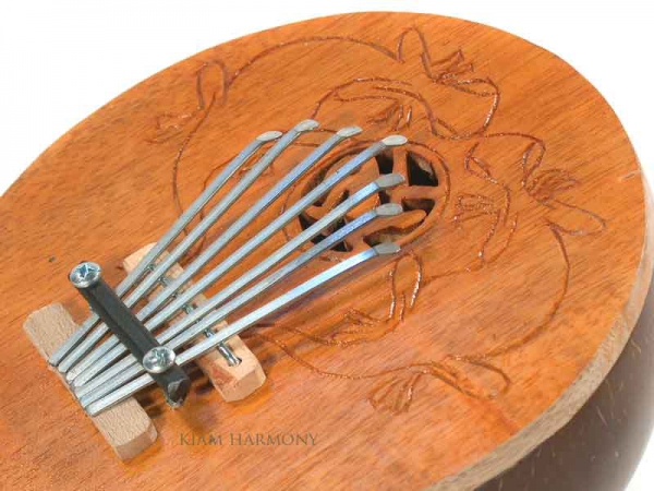 Kalimbas günstig kaufen, Kalimba spielen, Kalimba Noten, Kalimba stimmen, Kalimba exotische Instrumente Musik, Kalimba bauen Kalimbas günstig kaufen, Kalimba spielen, Kalimba Noten, Kalimba stimmen, Kalimba exotische Instrumente Musik, Kalimba bauen