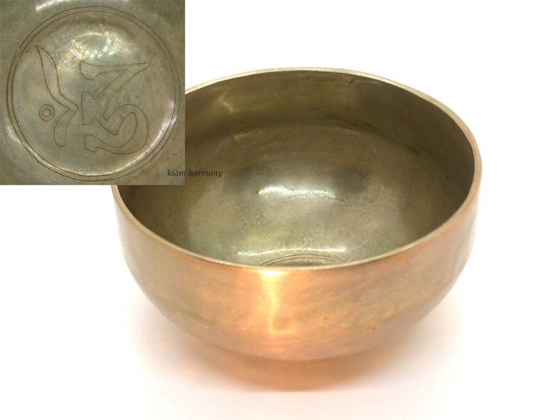 Klangschale Ton Gis 451g | OM Gravur Klangschale Ton Gis 451g | OM Gravur