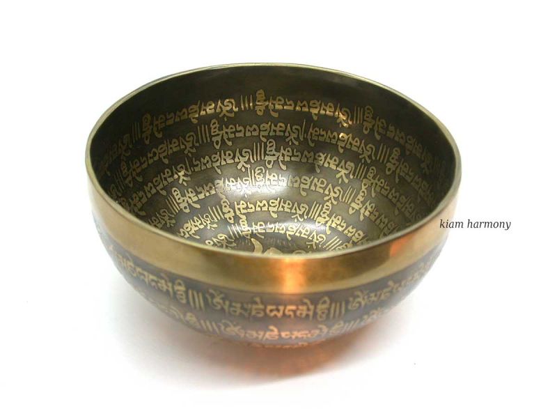 Klangschale Ton F Herzchakra 503 g ♥ Glückssymbole - OM... Klangschale Ton F Herzchakra 503 g ♥ Glückssymbole - OM...