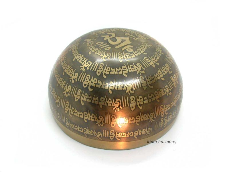 Klangschale Ton F Herzchakra 503 g ♥ Glückssymbole - OM... Klangschale Ton F Herzchakra 503 g ♥ Glückssymbole - OM...