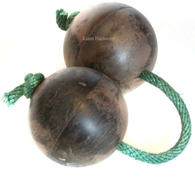 Thelevis auch Kosika, Klackerkürbis, Kashaka, Asalato, Aslatua oder Patica genannt. Thelevis auch Kosika, Klackerkürbis, Kashaka, Asalato, Aslatua oder Patica genannt.